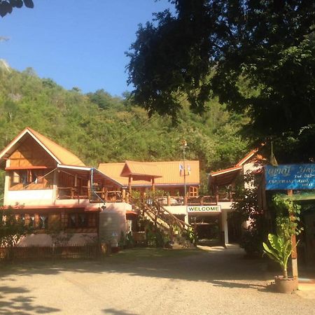 Yayee Homestay Ban Huai Maenam Noi Zewnętrze zdjęcie